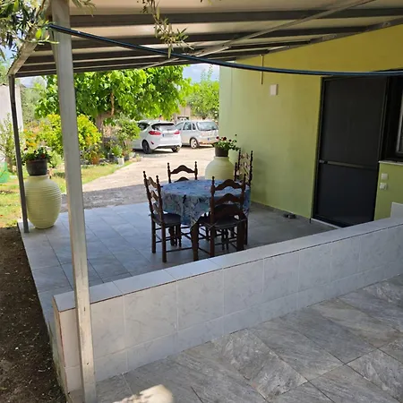 Апартаменты Garyfallia's House *